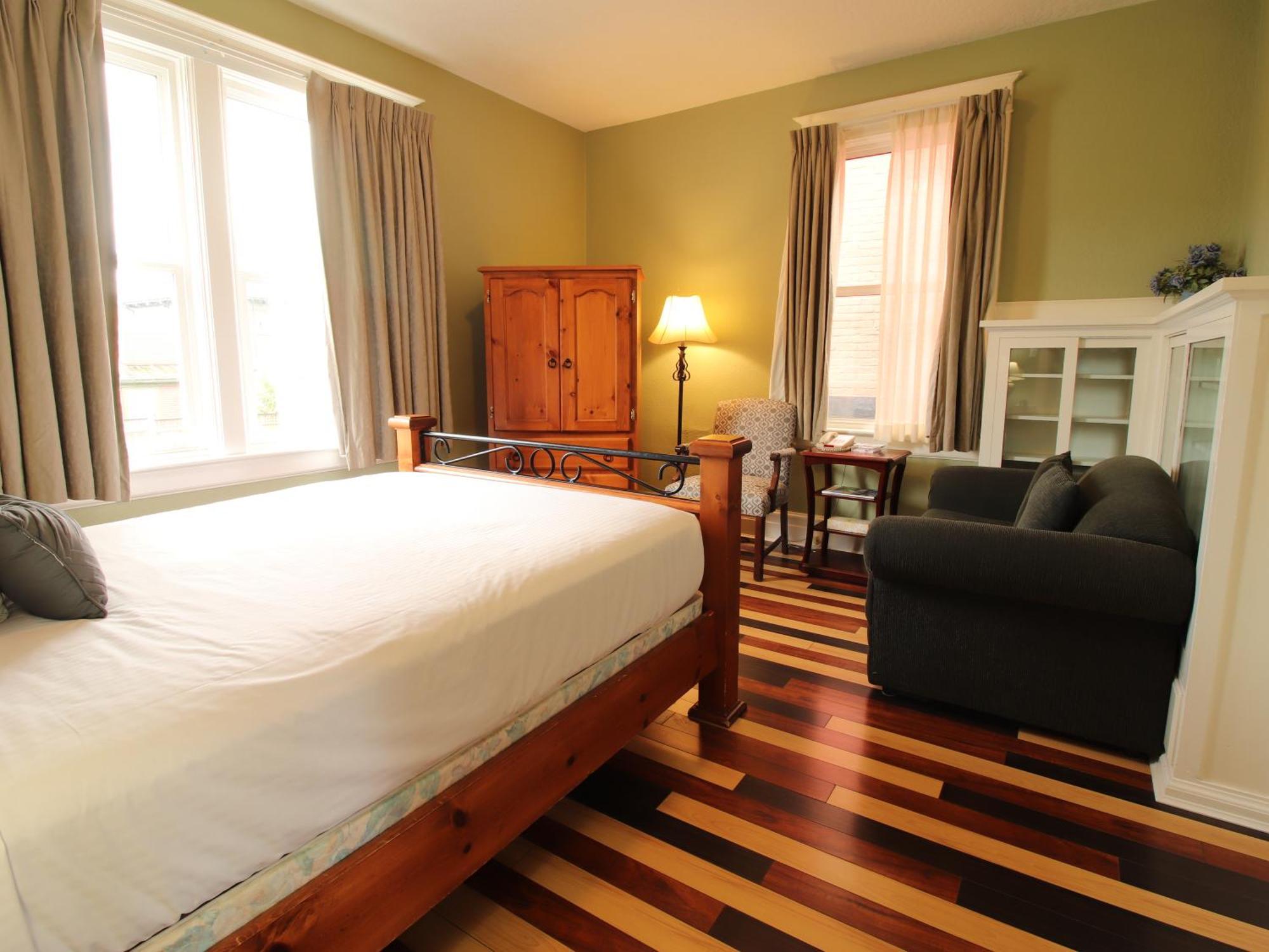 James Bay Inn Hotel, Suites & Cottage فكتوريا المظهر الخارجي الصورة